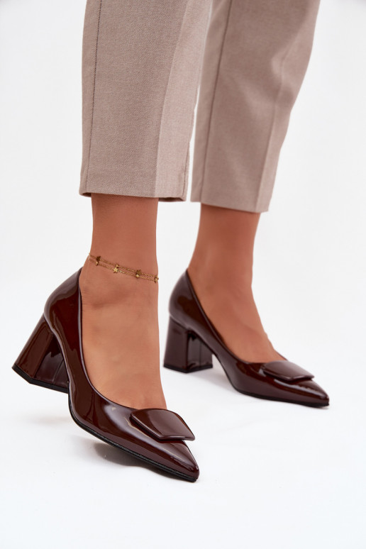 con effetto vernice Scarpe con i tacchi con ornamenti CzekoladoAe Isoline