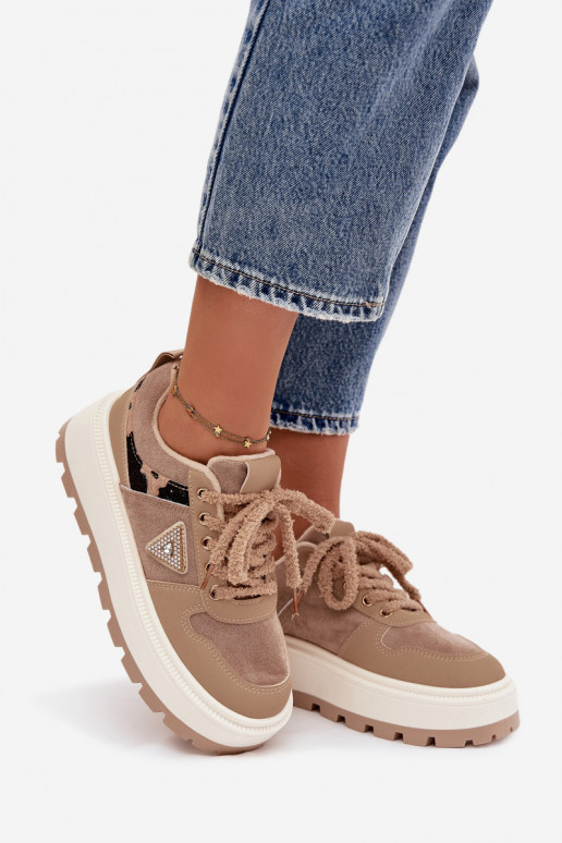 riscaldamento Scarpe modello sneakers Femminile con una piattaforma beige Florinda