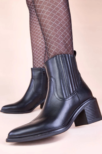 Stivaletti neri su tacco con elastico Sesie 2