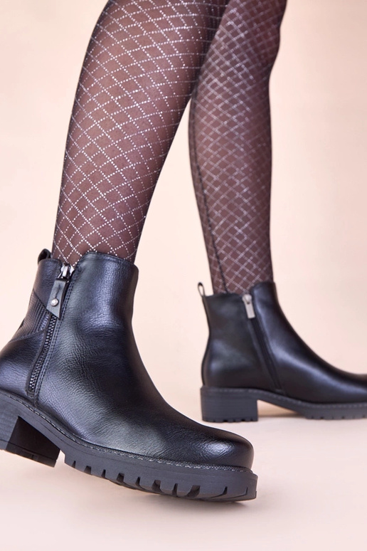 Stivaletti neri con tacco sottile e...