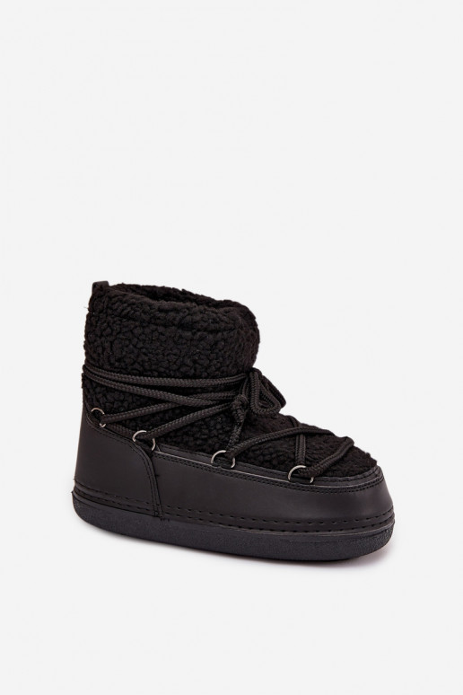 Stivali da neve Femminile con una pelliccia Typu Baranek con cinghie colore nero Belira