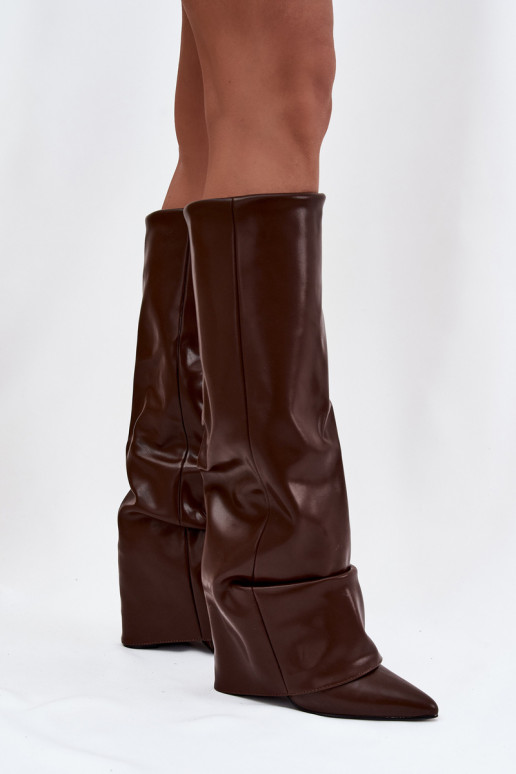 Stivali femminili caldi color cioccolato sopra il ginocchio con gambale avvolto su tacco Elivira