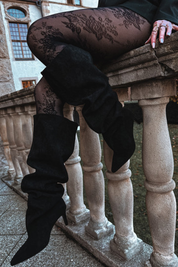 Stivali alti da donna con tacchi sottili in stile slip-on neri Taivilla