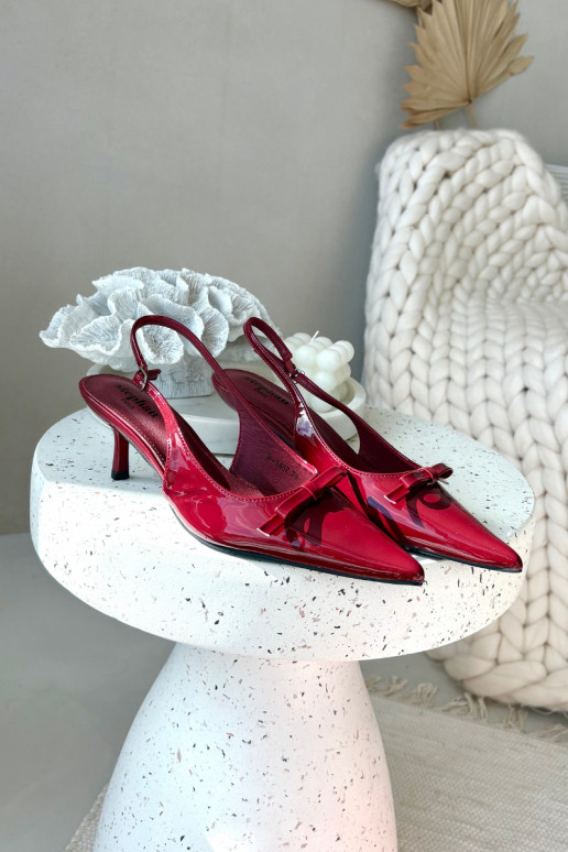 Scarpe laccate con tacchi sottili e fiocchi color bordeaux Olvena