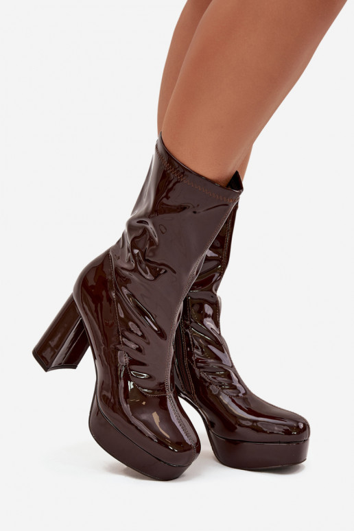 con effetto vernice Stivali da donna con una piattaforma I SłupkoAym Obcasie CzekoladoAe Calvessa