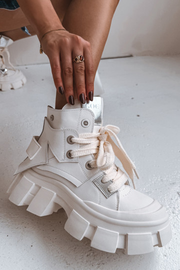 Pelle riscaldamento Stile sportivo Stivali GOE SS2N4055 Colore bianco