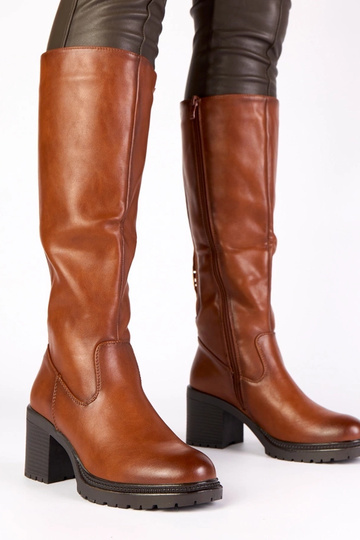 Stivali alti marroni in...