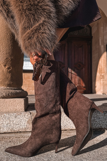 stivali da donnain ecopelle scamosciatau Un modello convincente con tacchi sottili CzekoladoAe Phelin 2