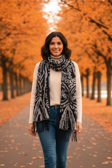 Sciarpa bianco e nera con...