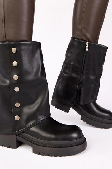 Stivaletti neri con gambale... 2