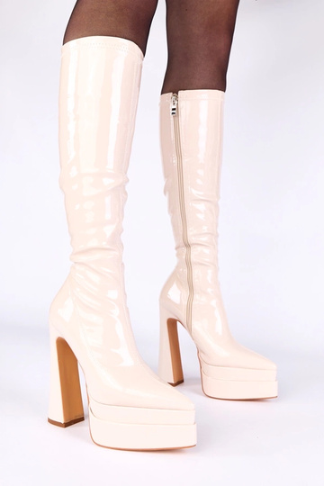 Stivali color sabbia lucidi...