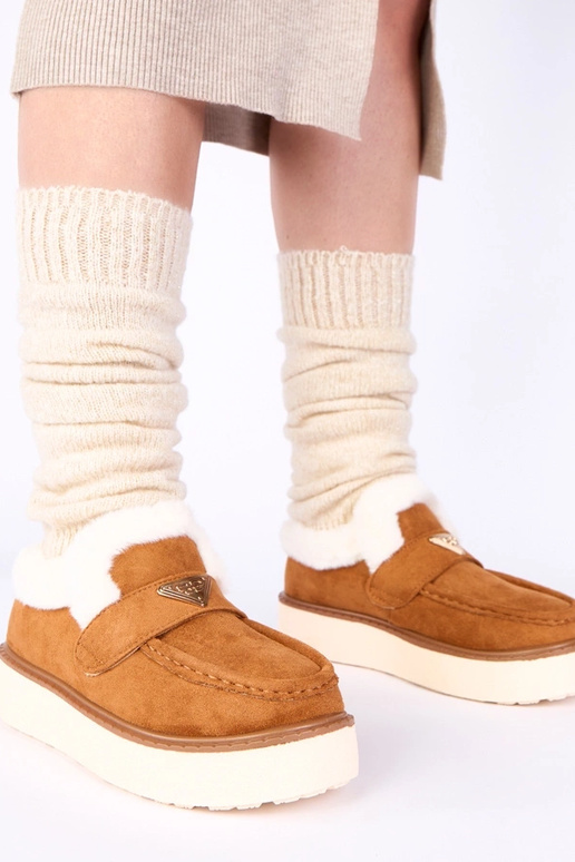 Mocassini marroni caldi con pelliccia...