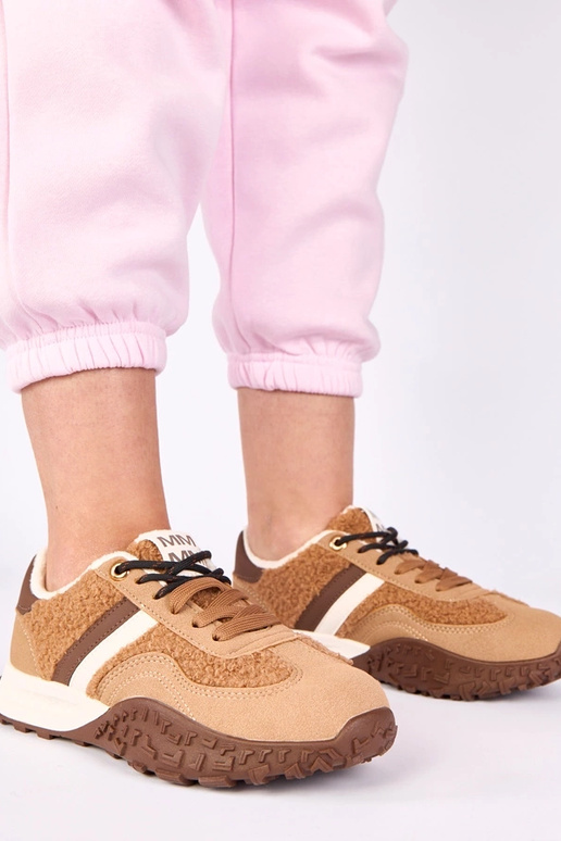 Sneakers marroni calde con pelliccia...