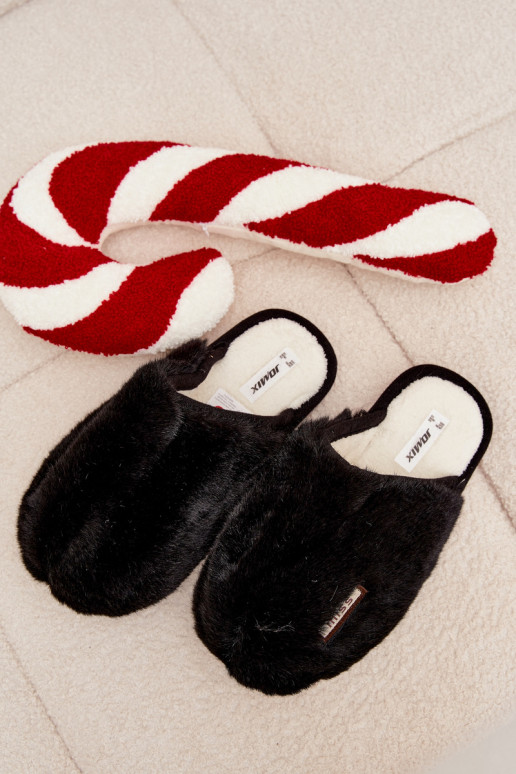 con una pelliccia Pantofole Femminile colore nero Belinna