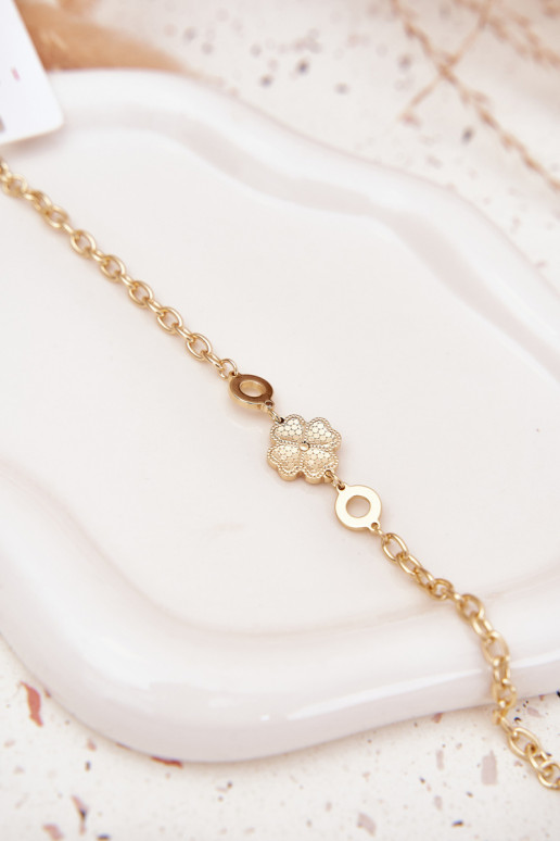 Un braccialettoKoniczynką Realizzato in acciaio chirurgico colore dorato