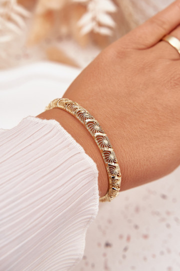 Freddo Un braccialetto Femminile Realizzato in acciaio chirurgico colore dorato