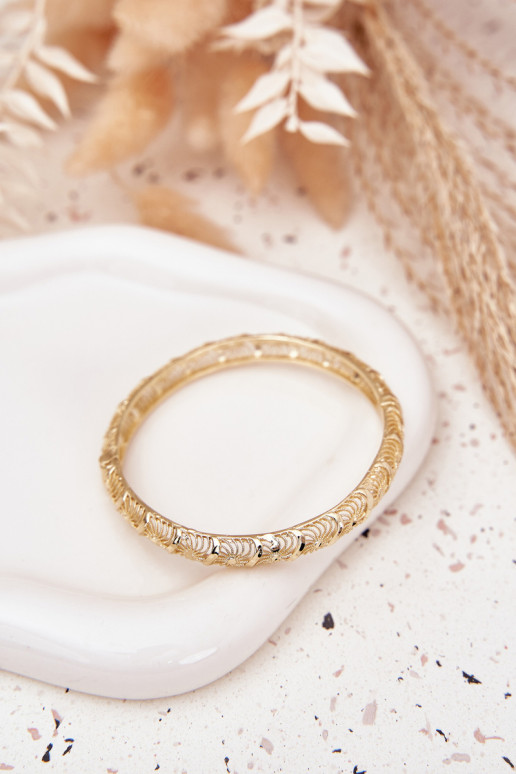 Freddo Un braccialetto Femminile Realizzato in acciaio chirurgico colore dorato