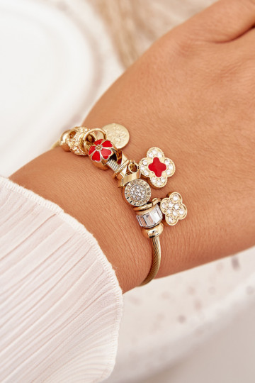 Un braccialetto z ZaAieszkami Charms colore dorato