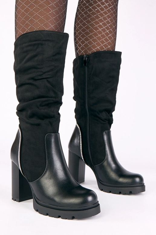 Scarpe color sabbia su tacco...