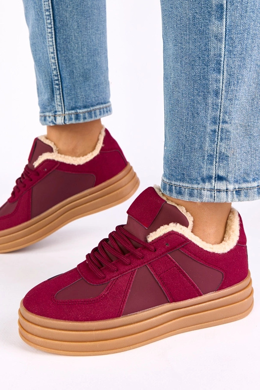 Scarpe sportive color bordeaux...