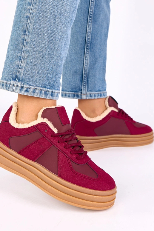 Scarpe sportive color bordeaux...