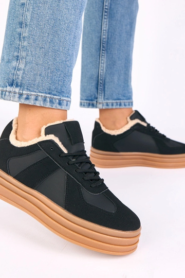 Scarpe sportive nere... 2