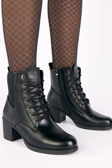 Stivaletti neri con tacco e...