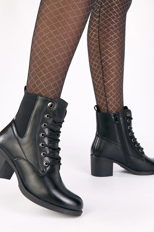 Stivaletti neri con tacco e inserti...