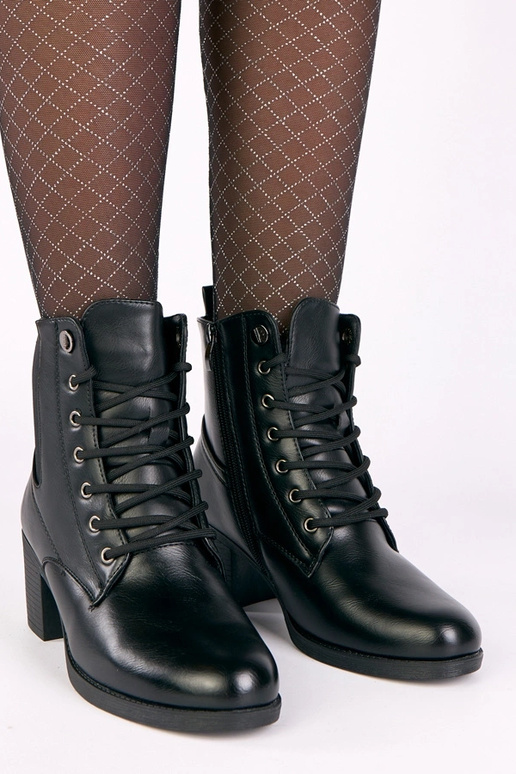 Stivaletti neri con tacco e inserti...