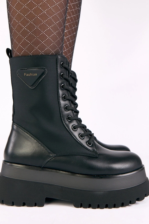 Stivaletti neri opachi con plateau Lassi