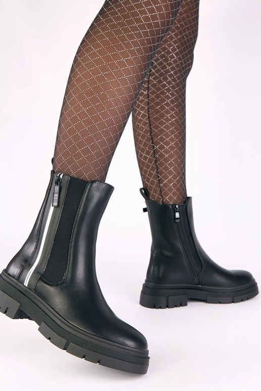 Stivali neri con plateau e zip...