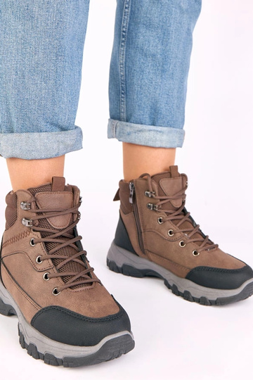 Stivali marroni con plateau...