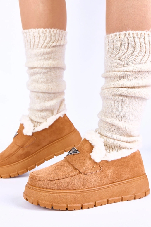 Mocassini marroni con zeppa e...