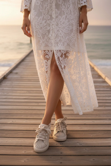 Scarpe da donna sportive decorate color sabbia Calissea