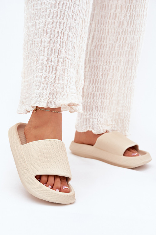 Femminile Pantofole in schiuma leggera Su una suola spessa beige Querceria