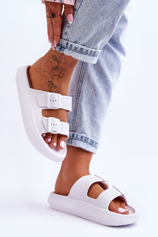 Ciabatte da donna con schiuma con strisce Colore bianco Sharmen