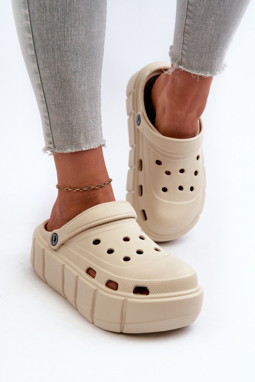 Pantofole leggere Pantofole da donna con una piattaforma beige Itubia