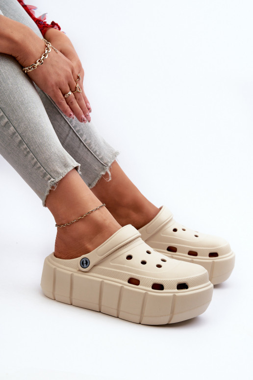 Pantofole leggere Pantofole da donna con una piattaforma beige Itubia