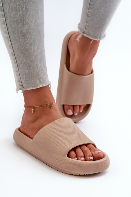 Femminile Pantofole in schiuma leggera Su una suola spessa beige Querceria