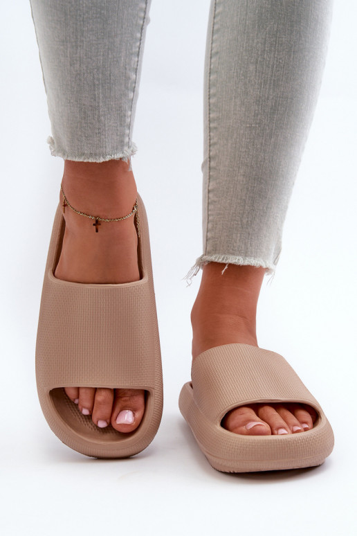 Femminile Pantofole in schiuma leggera Su una suola spessa beige Querceria