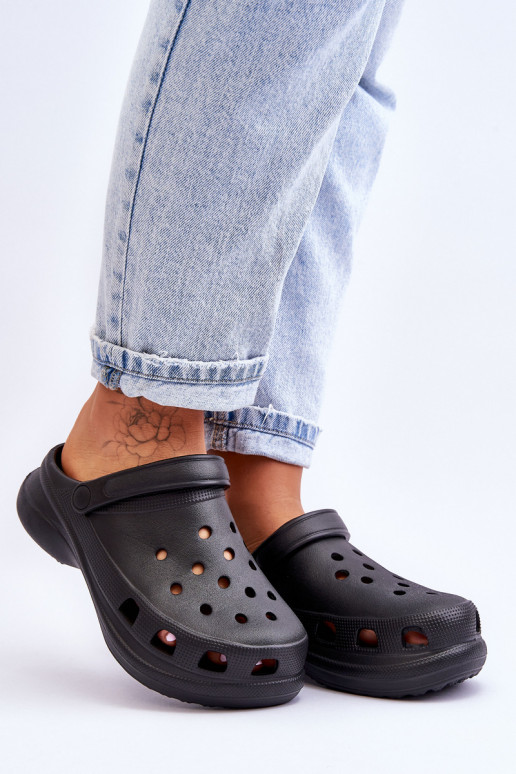 Pantofole in schiuma Crocs con suole massicce alla moda colore nero Katniss