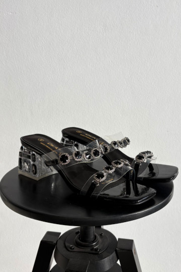 Ciabatte da donna con dettagli brillanti D&A MR1037-02, color nero