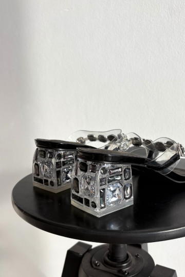 Pantofole da donna con gli occhi lucenti D&A MR1037-02 colore nero 2