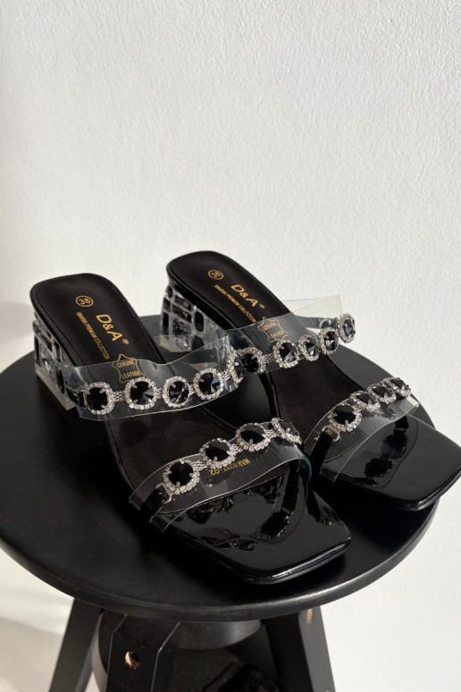 Pantofole da donna con gli occhi lucenti D&A MR1037-02 colore nero