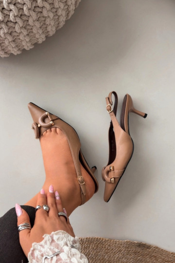 Sandali da donna con tacco sottile e dettagli eleganti, color marrone Brienne