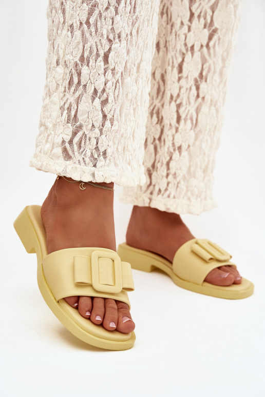 Pantofole da donna con tacchi larghi con fibbie colore giallo Melivra