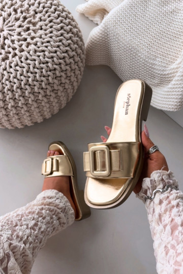Pantofole da donna con tacchi larghi con fibbie colore dorato Melivra