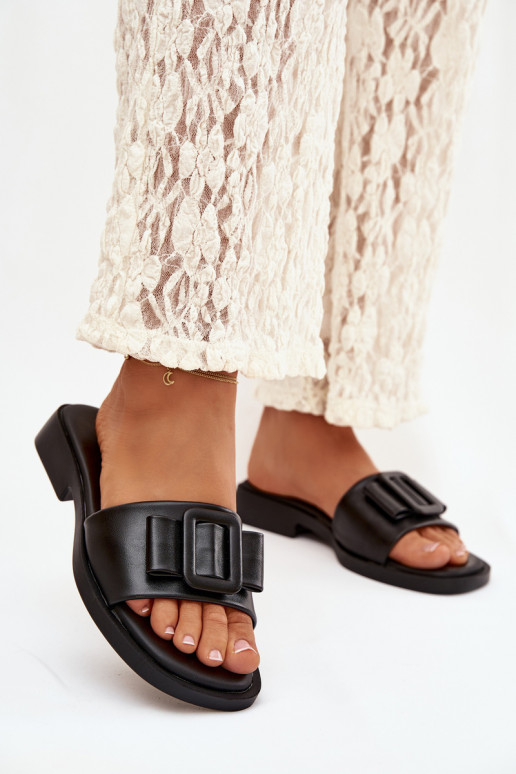 Pantofole da donna con tacchi larghi con fibbie colore nero Melivra