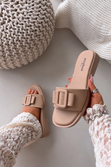 Ciabatte da donna color sabbia con tacco largo e fibbie "Melivra"