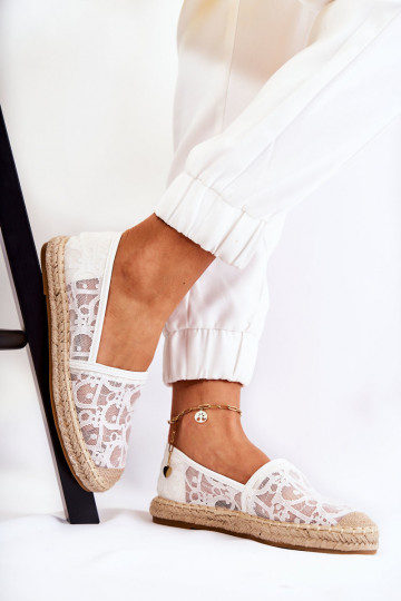 Elegantello classico Femminile espadrillas con elementi traforati Colore bianco Catris